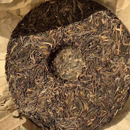 Yiwu Tea King Ancient Tree Raw Pu-Erh Tea 2006 – 357g