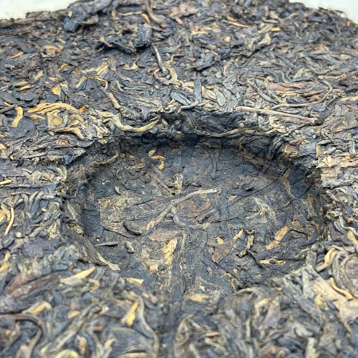 2002 Yunnan Gaoligong Mountain Wild Raw Pu-erh Tea Cake, 357g