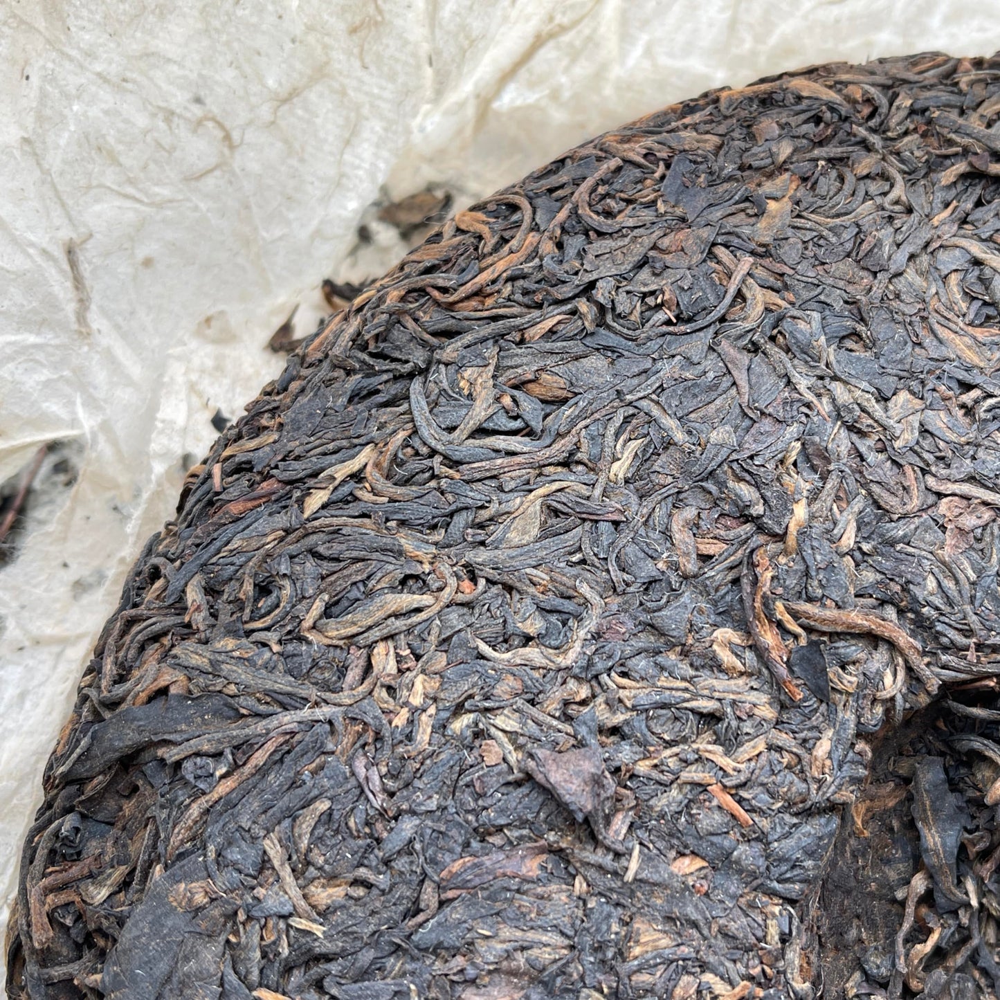Custom Tea High Mountain Wild Arbor Large-Leaf Green Cake 1990s Raw Pu-Erh Tea 357g