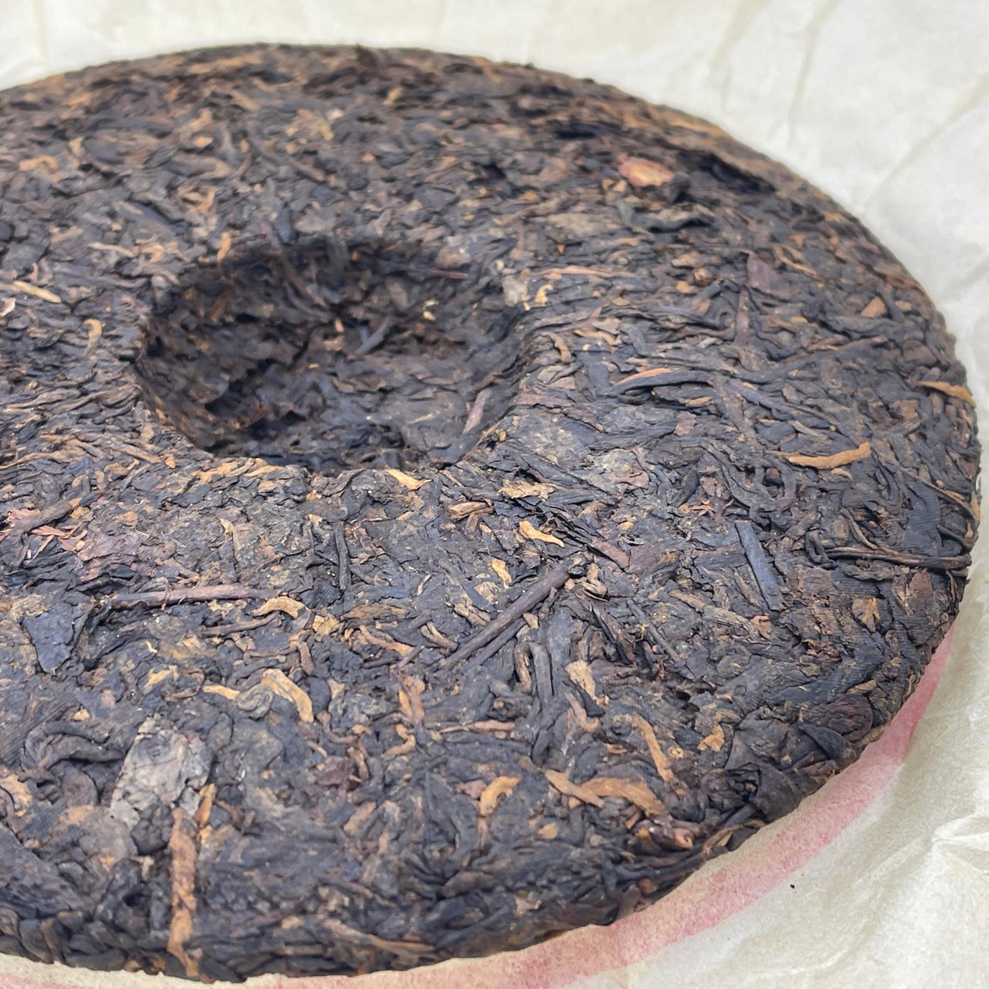 Pu-Erh tea,Late 1990s,Hong Kong customization Yunnan Qizi Cake Tea Water Blue Seal,357g,Raw