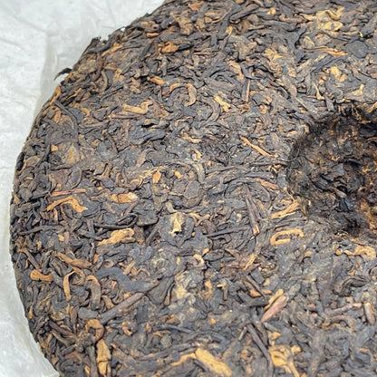 Pu-Erh tea,2011,SIX FAMOUS TEA MOUNTAIN,longevity,357,Ripe