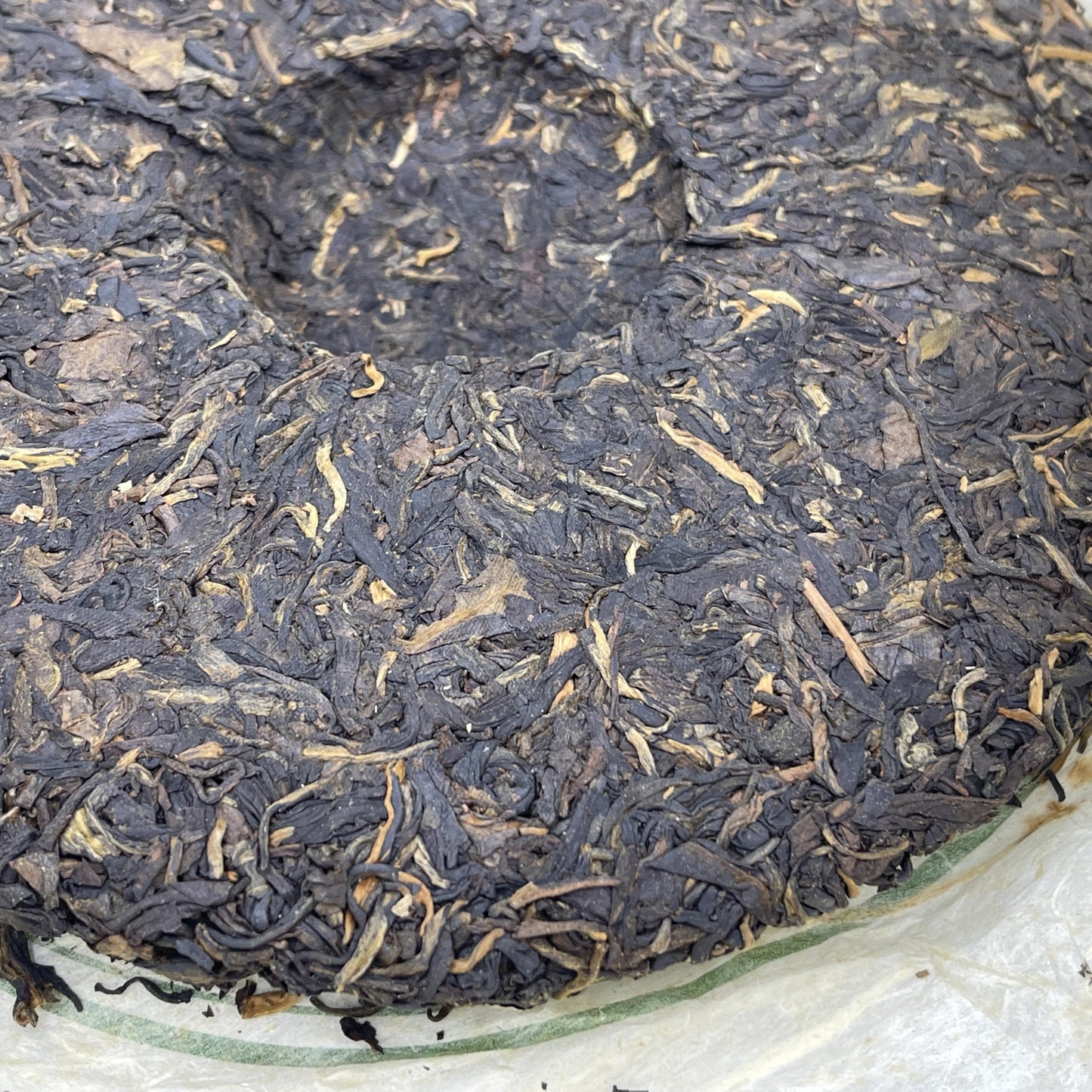 2006 Yipinjia Raw Pu-erh Tea Cake, 357g, from Yipin Tang, Yunnan