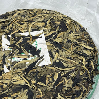 Pu-Erh tea,2009,Moonlight White,357g,Raw
