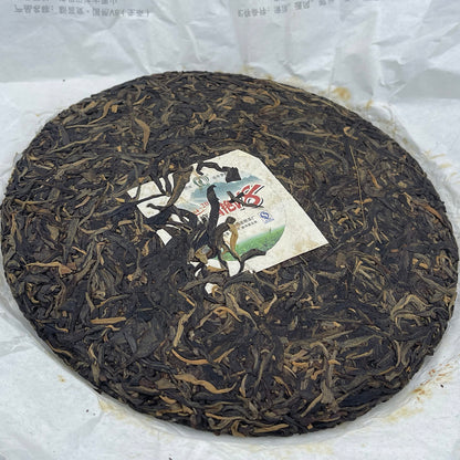 2012 New Heights V8 Raw Pu-erh Tea Cake, 400g, from Yunnan