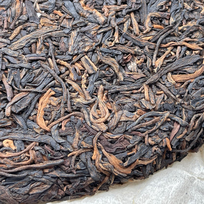 2006 China Tea Dayi Purple Raw Pu-erh Tea Cake, 357g