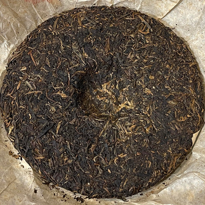 Pu-Erh tea,2006,Xishuangbanna,Yunnan Banzhang Ancient Tree Green Cake,380g,Raw