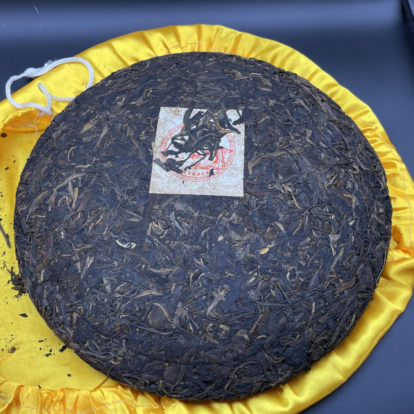 1998 Vintage Jingmai Wild Ancient Tree Raw Pu-erh Tea Cake - 1000g (2.2 lbs)
