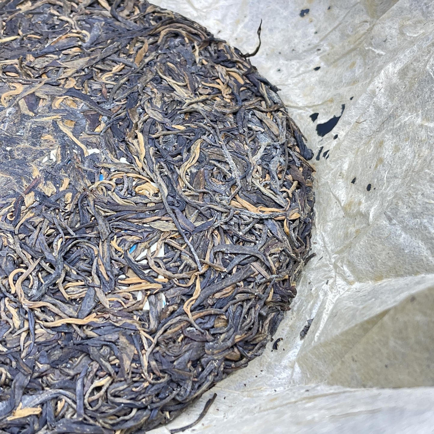 Aged Raw Puer Tea Cake - Vintage Style "Big Blue Mark" Wrapper - 357g