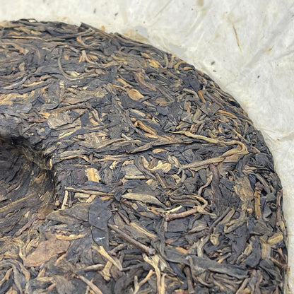 Pu-Erh tea,2003,Customized version of Yiwu Laoshuyuan Tea - the finest collection,357g,Raw