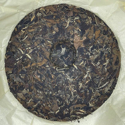 2013 Zheng He Bai Cha Raw Pu-erh Tea Cake, 357g, from Yunnan