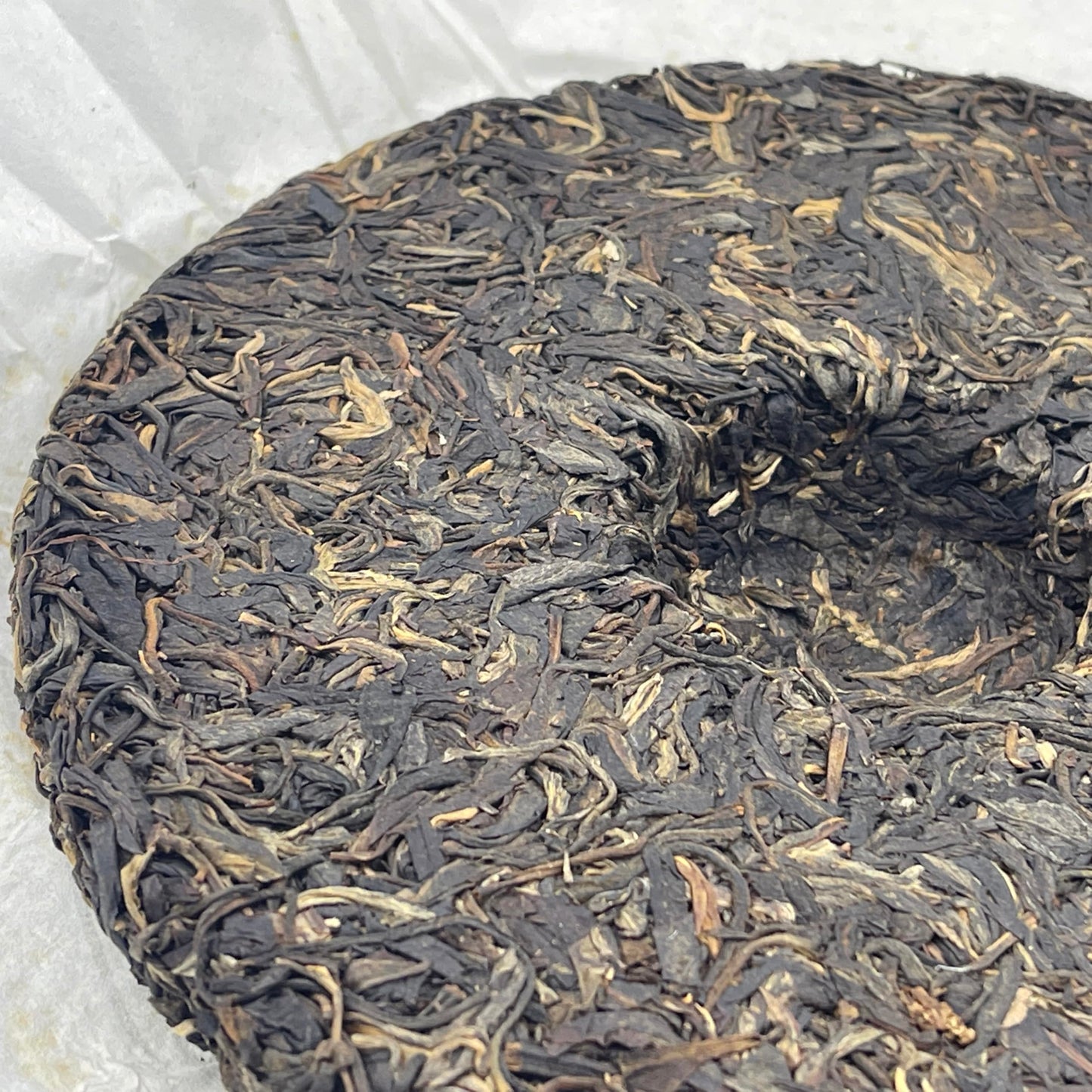 Yuan Yuan Tang 2015 Yiwu Chun Jian Raw Pu-Erh Tea – 400g (14.1oz) Sheng Puerh Cake – Premium Aged Chinese Tea