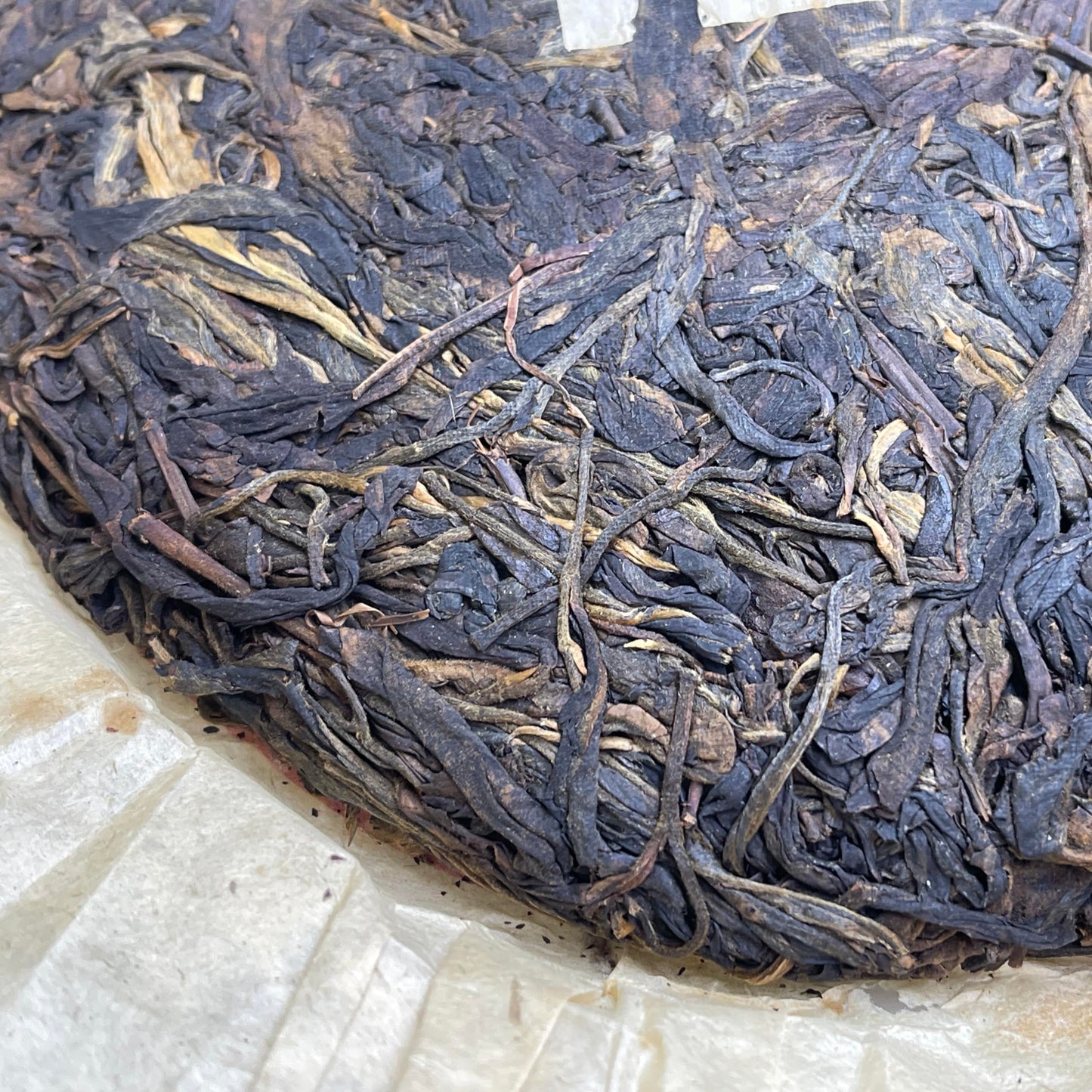 2005 Hong Kong Aged Custom Huang Dashun Raw Pu-erh Tea Cake, 357g, from Yunnan"