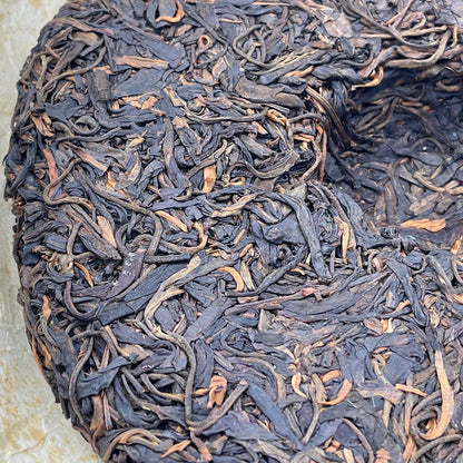 2011 Daguan Series Yiwu Old Tree Raw Pu-erh Tea Cake, 400g, from Yunnan