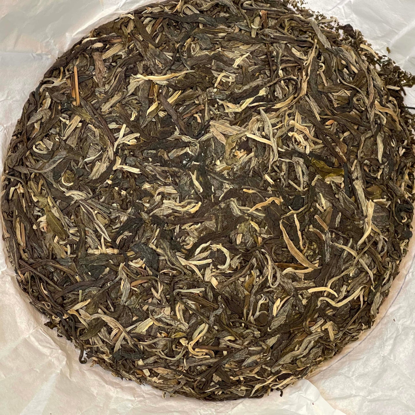 Sheng Jiayuan Banpen Ancient Village 2020 Raw Pu-erh Tea Cake,357g