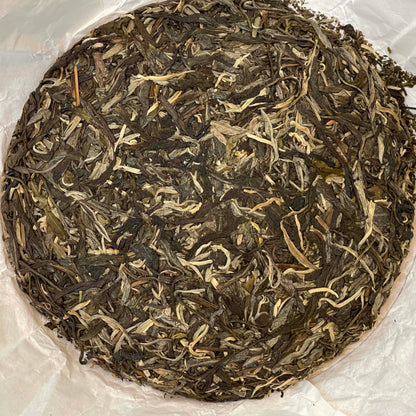 Sheng Jiayuan Banpen Ancient Village 2020 Raw Pu-erh Tea Cake,357g