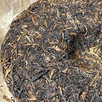 Pu-Erh tea,2006,Xishuangbanna,Yunnan Banzhang Ancient Tree Green Cake,380g,Raw