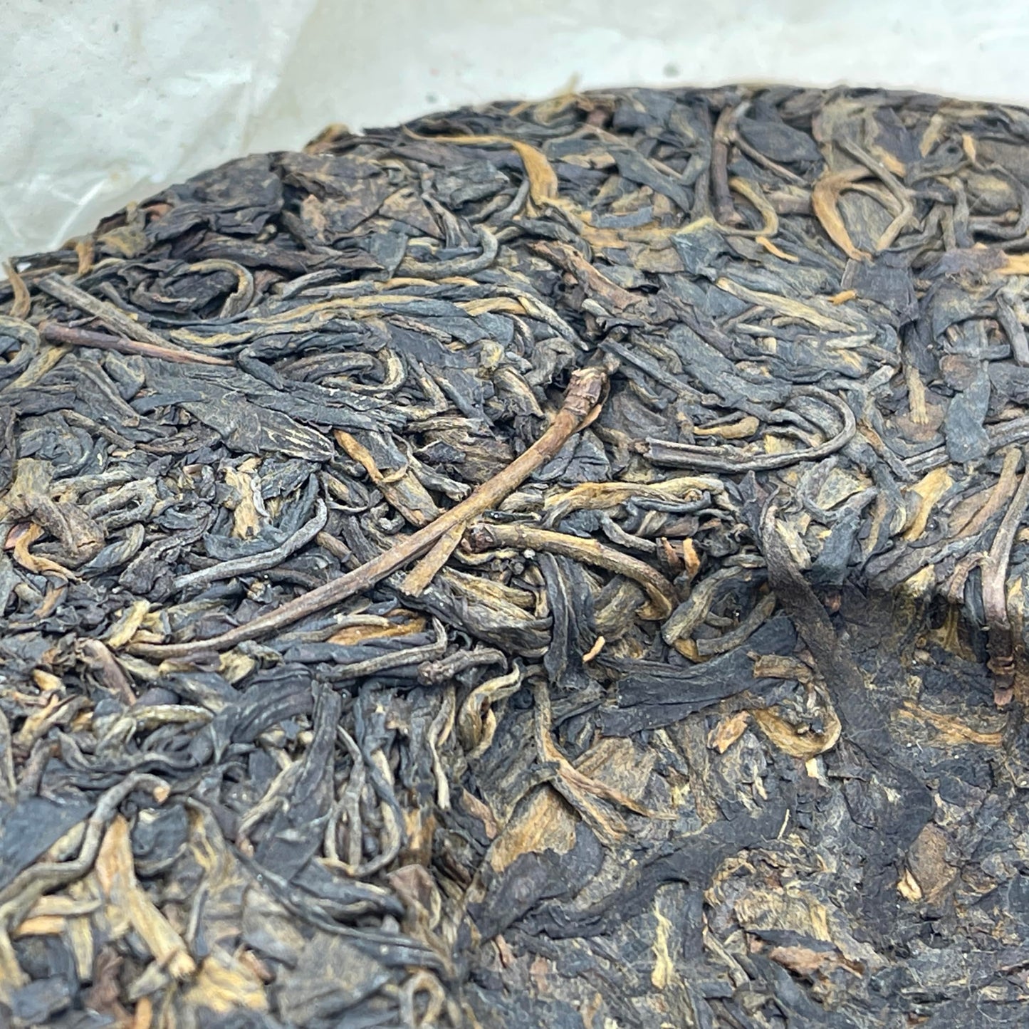 1998 Menghai Tea Factory Gongding Daye Daiqing 8582 Raw Pu-erh Tea Cake, 357g, from Yunnan