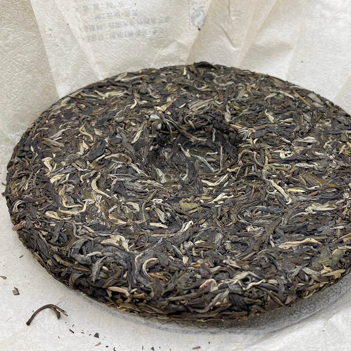 Sheng Jia Yuan Yibang 2009 Raw Pu-Erh Tea Cake 357g