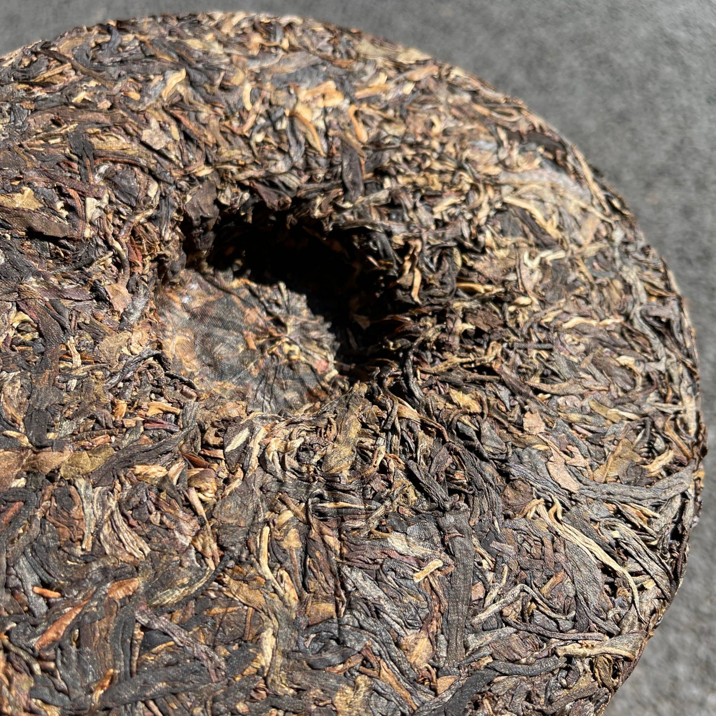 2020 Bulang Mountain Raw Pu-erh Tea Cake 357g