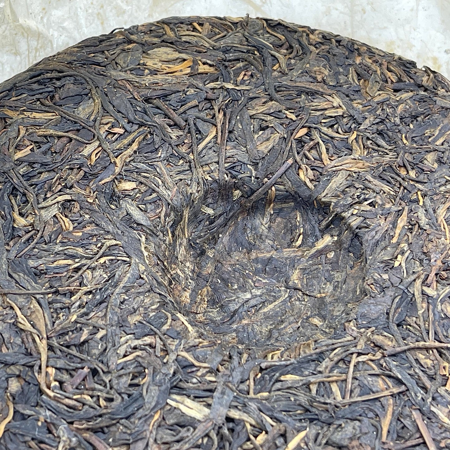 2006 Qingyun Gongmao Jin Yiwu Raw Pu-erh Tea Cake, 400g, from Yunnan