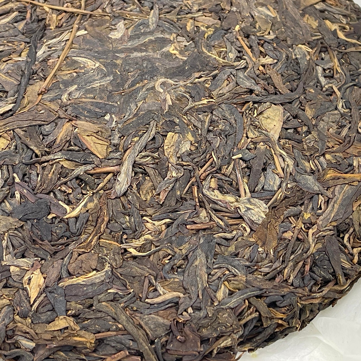 2020 Customized Tea Xiguai Raw Pu-erh Tea Cake, 357g, from Yunnan