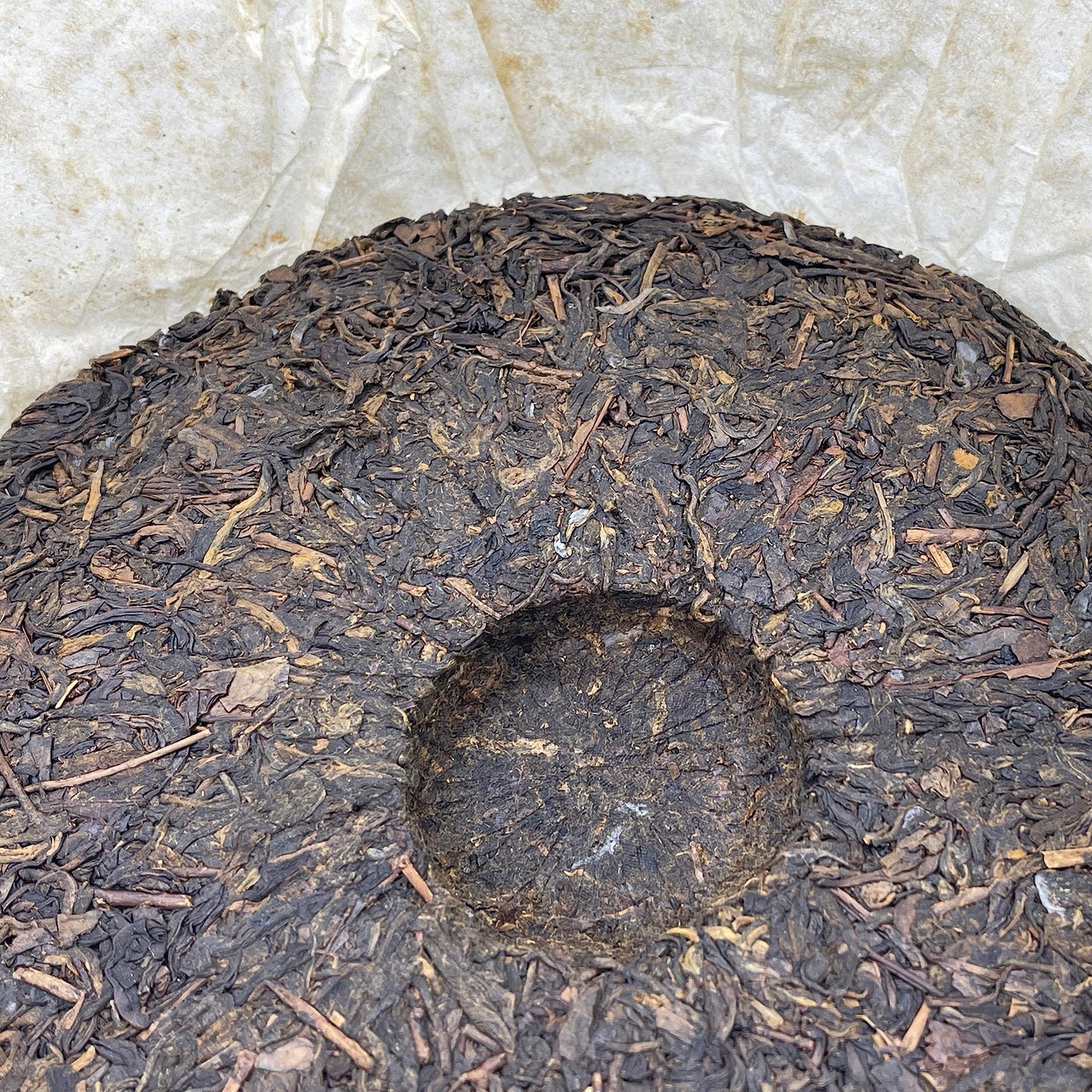 2006 Mengsa Yiwu Arbor Qizi Raw Pu-erh Tea Cake, 357g, from Yunnan