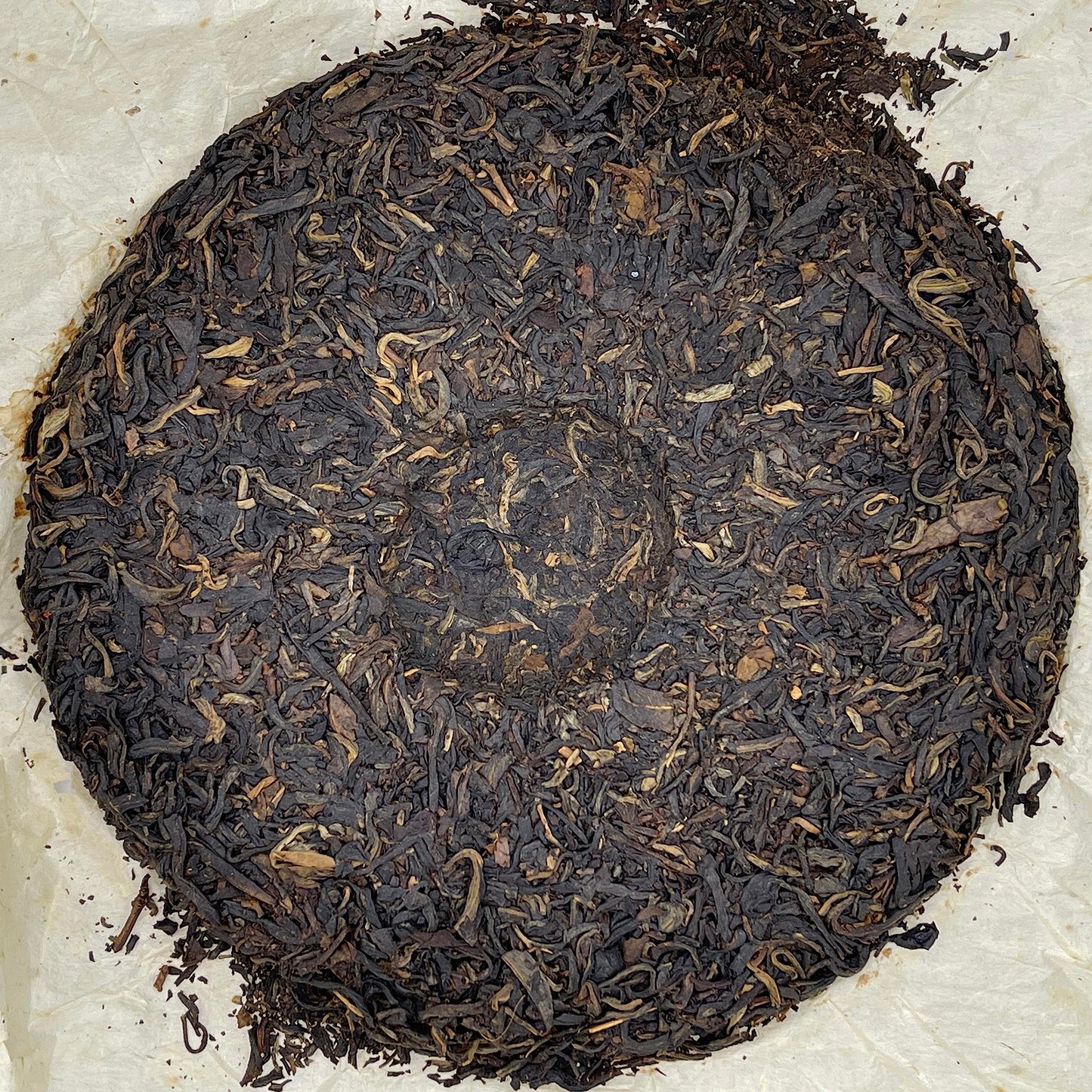 2004 Dian Yi Hao Menghai Wild Fragrance Ancient Tree Raw Pu-erh Tea Cake, 400g, from Yunnan